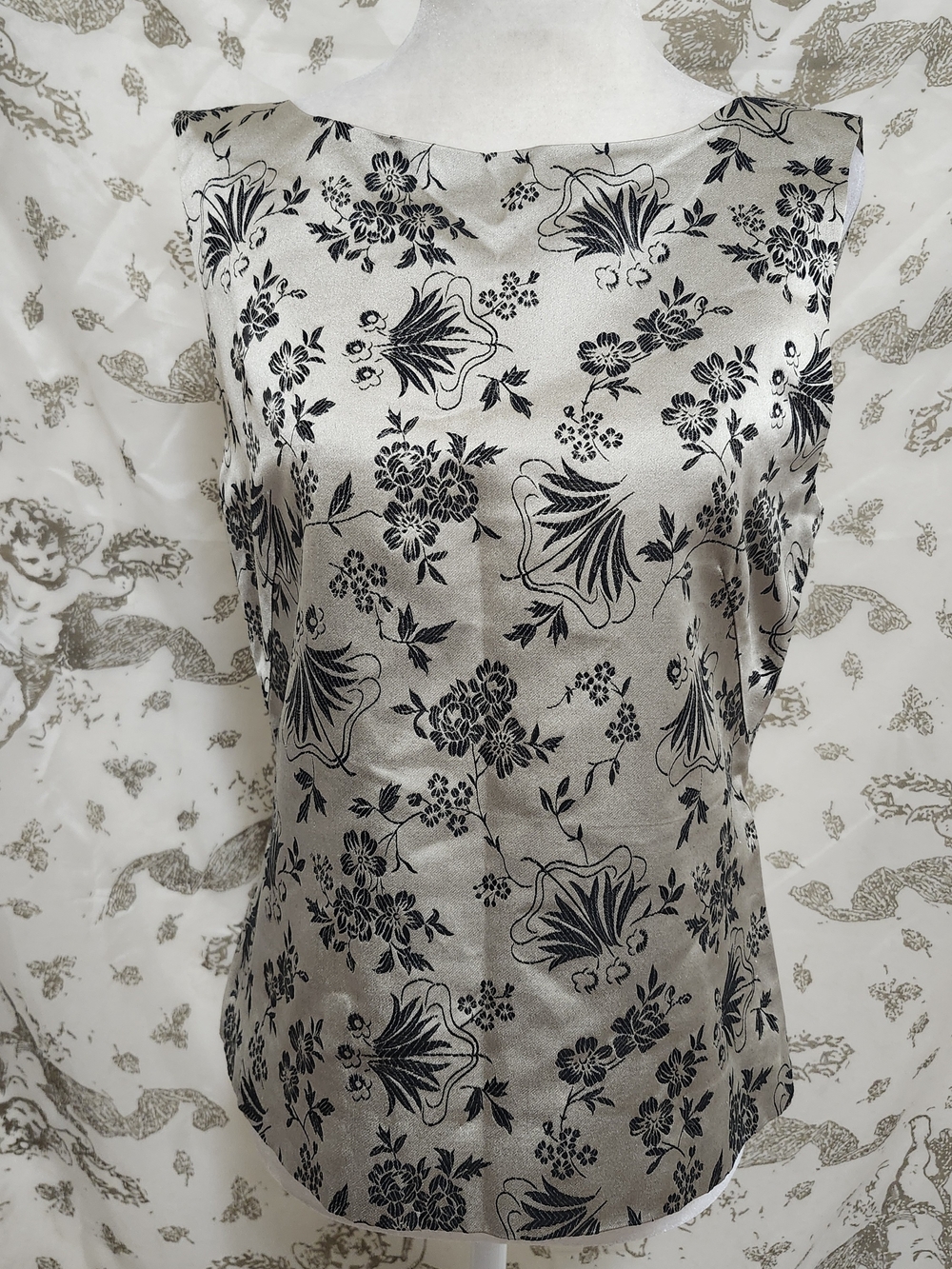 90s Silk Beige/Black Floral Satin Scoop Neck Zip Lined Blouse Size 8